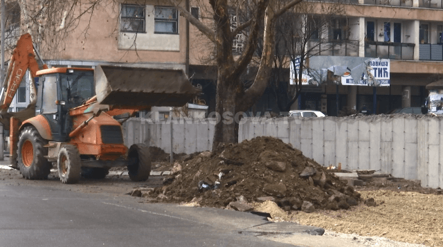 Nëntë vjet nga rrënimi i murit në Mitrovicë të Veriut