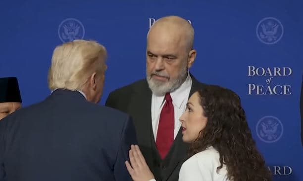 Trumpi bisedë të veçantë me Osmanin dhe Ramën pas Bordit të Paqes