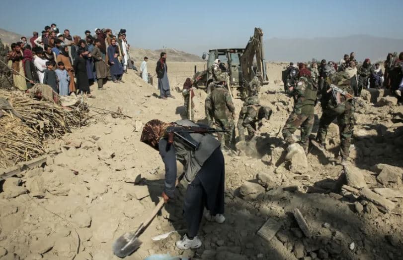 Pakistani bombardon Afganistanin mes tensioneve me Talebanët