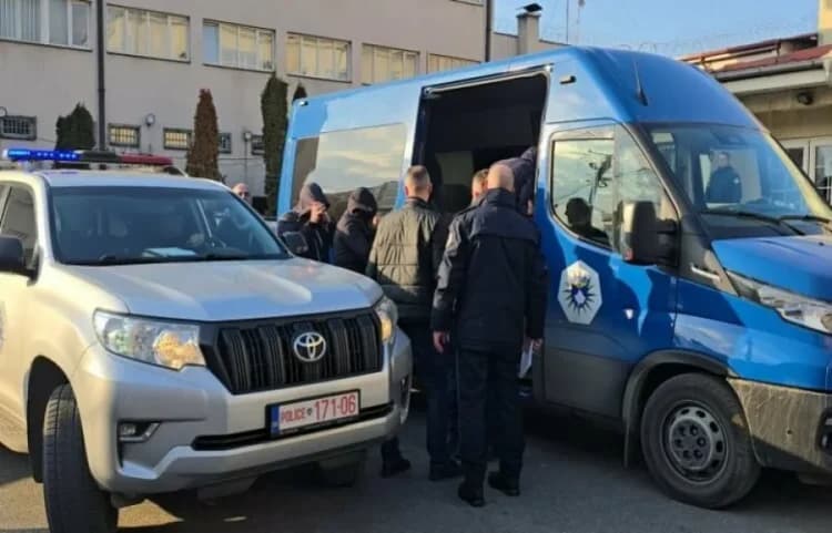 9 nga 51 të intervistuarit ndalohen për "falsifikim të votave" në Dragash