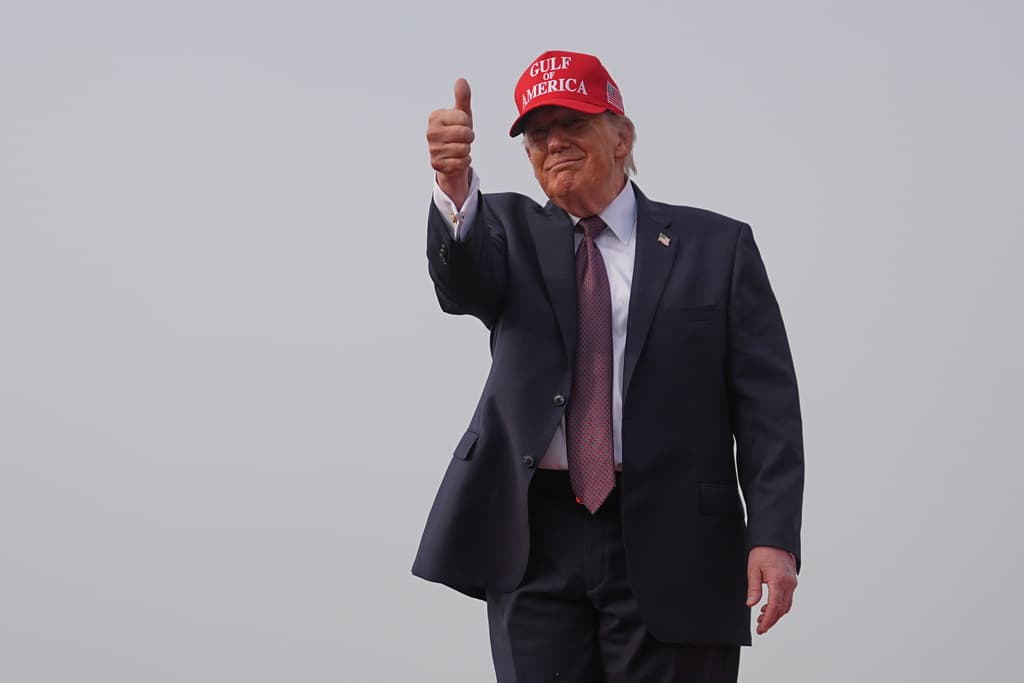 Trump: Besojmë se raportet për vdekjen e Khameneit janë të sakta