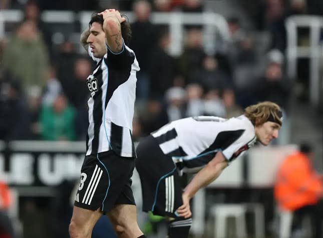 Man Utd të gatshme 170 milionë euro për dy "yjet" e Newcastle
