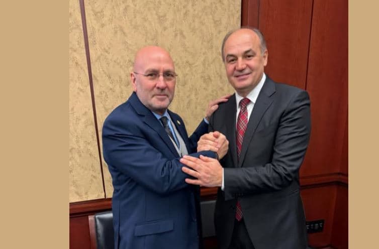 Hoxhaj takohet me kongresmenin Higgins, ia kërkon mbështetjen për anëtarësim në NATO