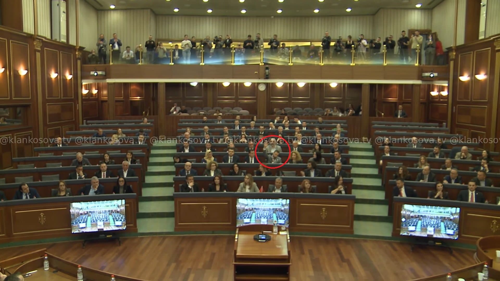 Deputeti i LVV-së, Fatos Geci, voton kundër Rezolutës për Hagën