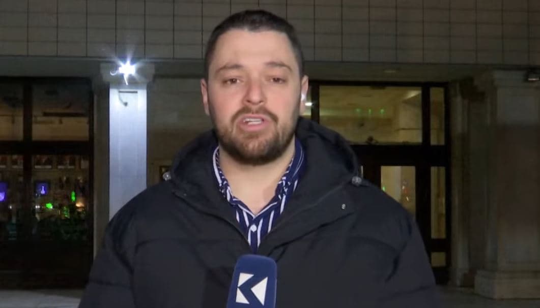 Deputetët dhe ekzekutivi i ri “Kurti 3” largohen nga objekti i Kuvendit 