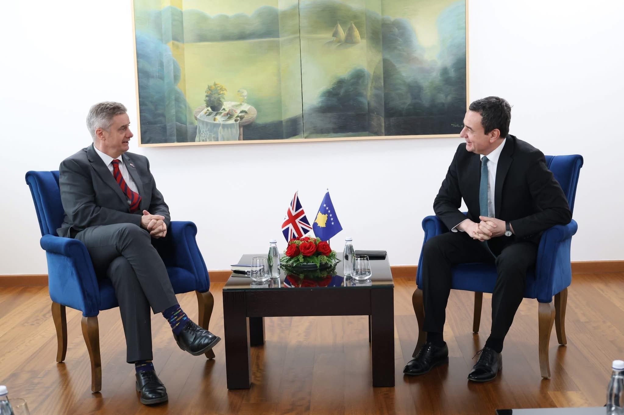 "Presim angazhim në dialog", ambasadori Hargreaves e uron Kurtin  për Qeverinë e re