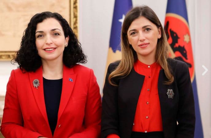 Presidentja Osmani uron Albulena Haxhiun për Kryetare të Kuvendit