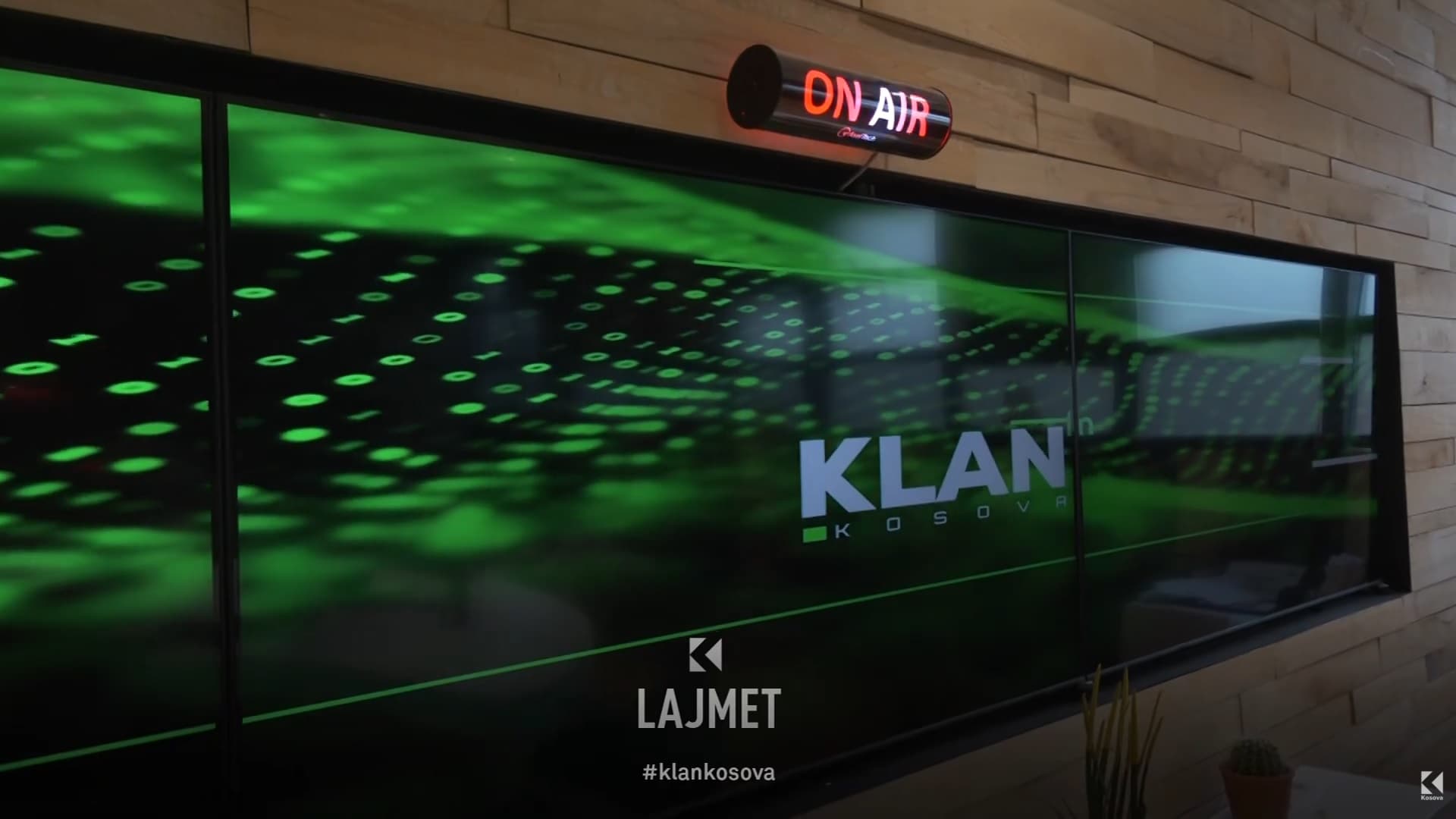 Dita botërore e radios: “Ju flet Radio Klan Kosova FM” (VIDEO)