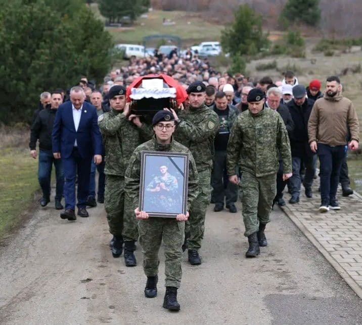 “Pas më shumë se 27 viteve ankthi", deklarohen nga Komisioni për të Pagjeturit për rivarrimin e Agron Gjocajt