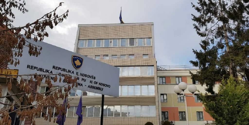 Mblidhen njëmbëdhjetë komisione parlamentare