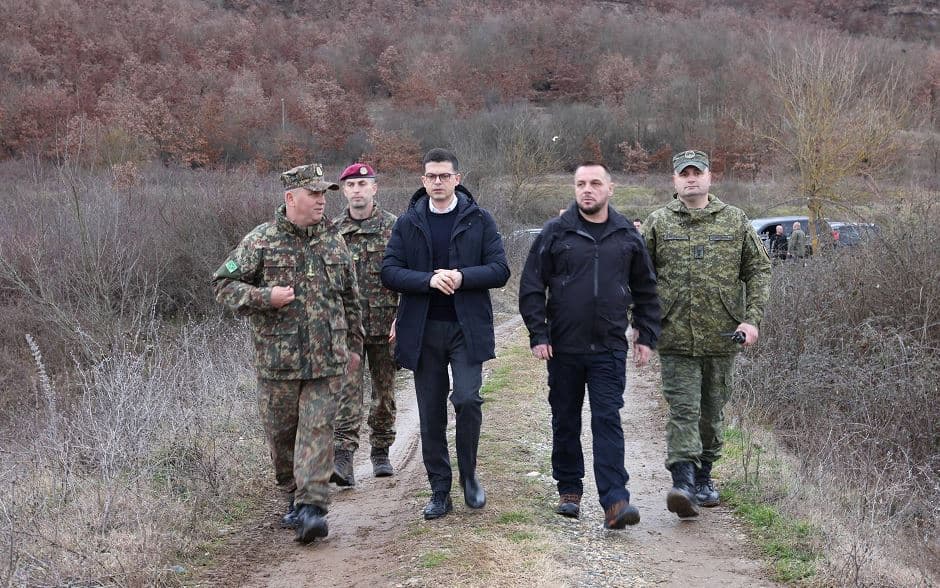 Kërkimet për gjetjen e trupit të 30-vjeçarit vazhdojnë, Maqedonci dhe Vengu ndjekin nga afër operacionin