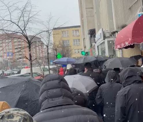 Marshi i drejtësisë, qytetarët me vetura e në këmbë drejt “Skënderbeut”
