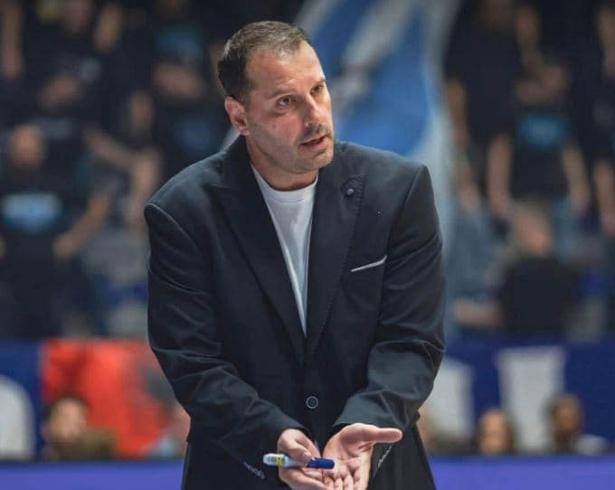 Ndryshime te KB Prishtina, largohet trajneri Michalis Kakiouzis