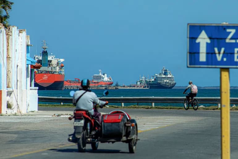 SHBA-ja lejon shitjen e naftës venezueliane për Kubën