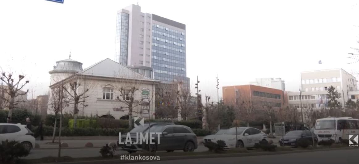 Projekti i kryeqytetit: Sheshi i stërvonuar i “Adem Jasharit” (VIDEO)