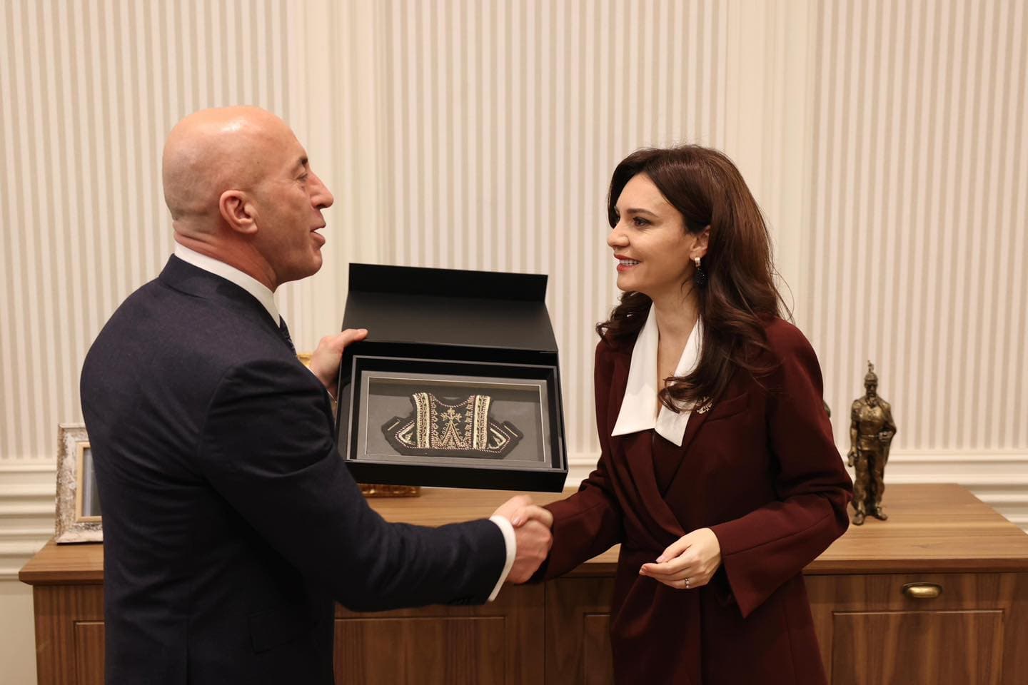 Haradinaj takohet me Spiropalin, theksohet bashkëpunimi Kosovë - Shqipëri dhe integrimi në NATO
