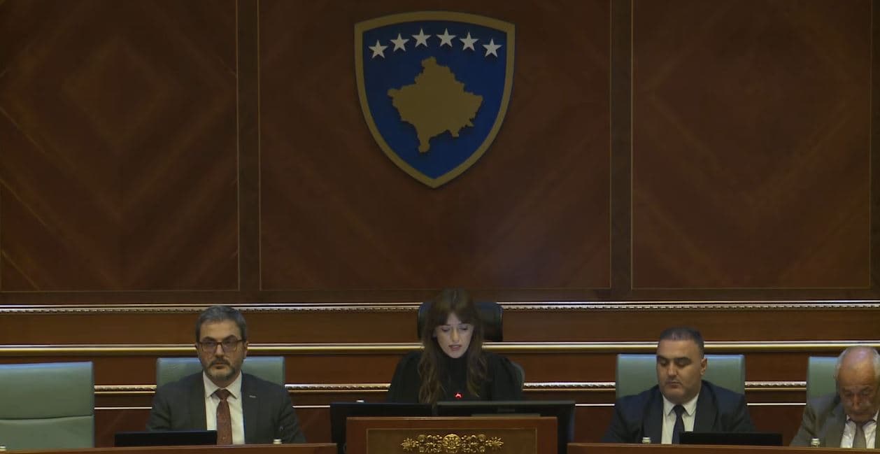 Nis seanca e jashtëzakonshme