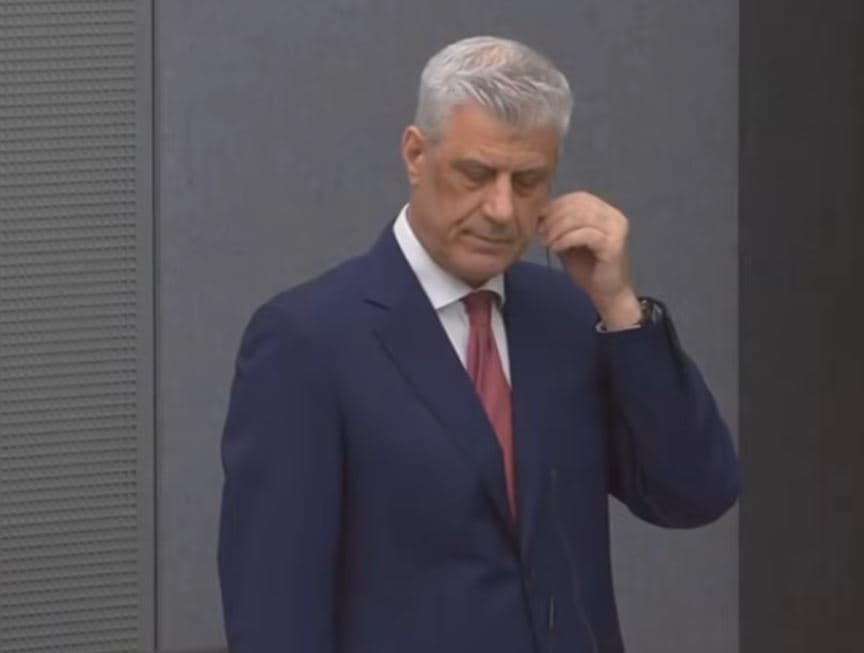 Prokuroria shfaq në ekran bisedat e Thaçit me Kuçin