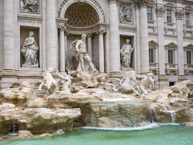 Turistët tani do të paguajnë për të parë Shatërvanin Trevi në Romë
