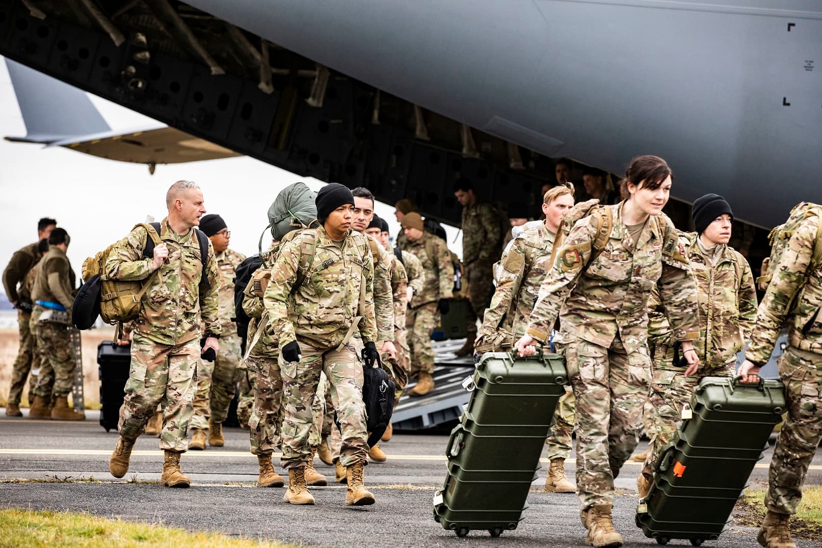 Ambasadori amerikan në NATO: ShBA “nuk po largohet” nga Evropa