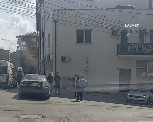 Aksident në Vushtrri: Raportohet për të lënduar, policia në vendngjarje (VIDEO)