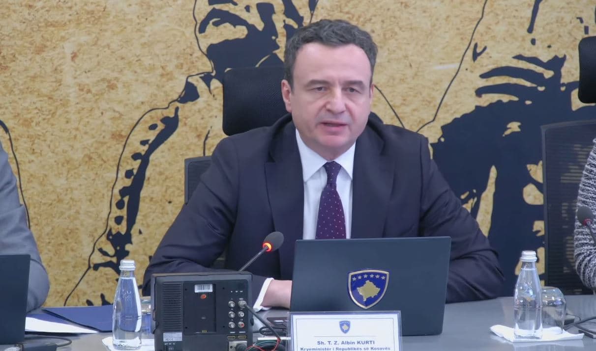 Kurti i bën thirrje ndërkombëtarëve: Ndëshkoni Serbinë për provokimet
