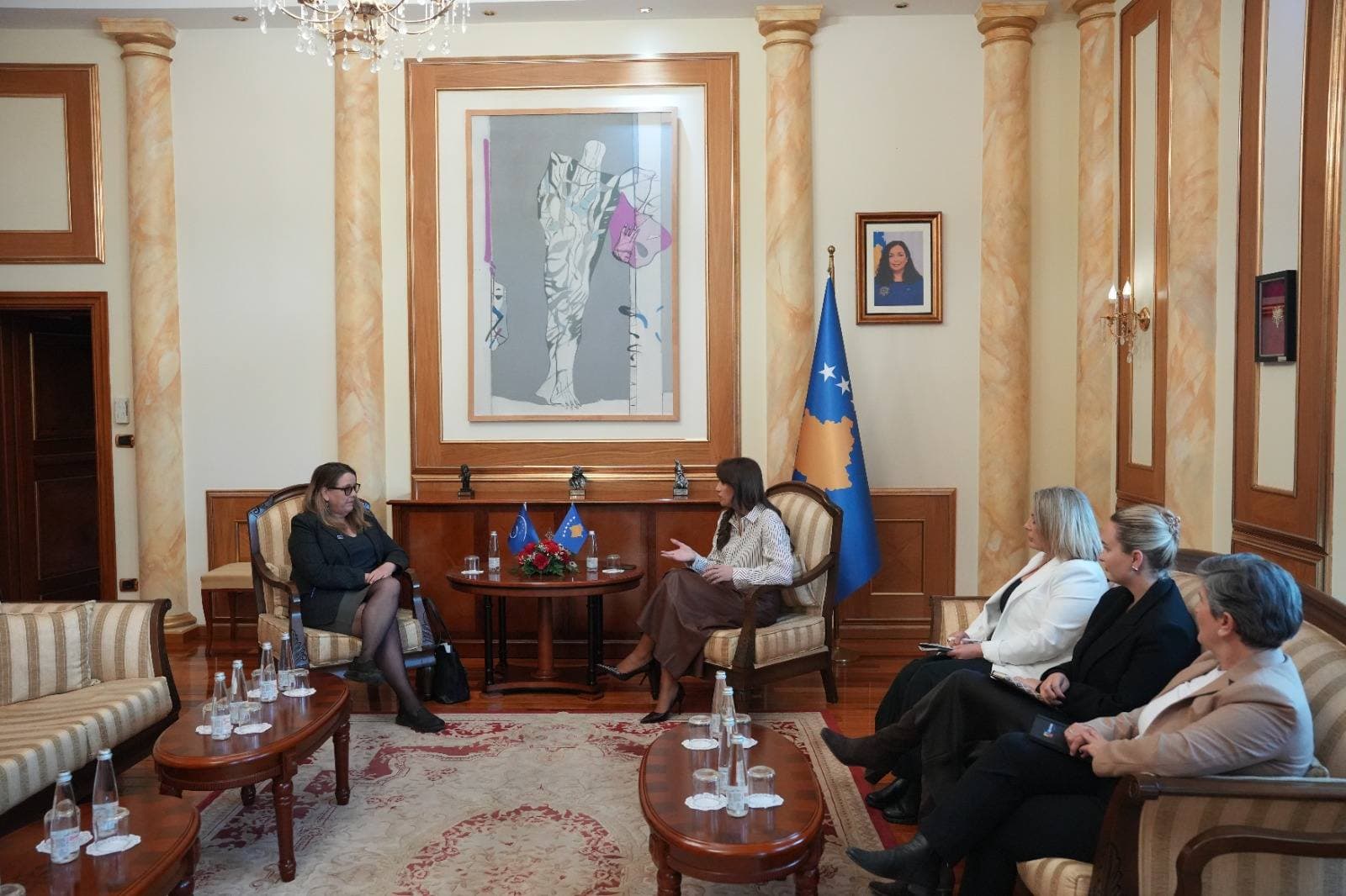 Haxhiu pret në takim Shefen e Zyrës së KE-së, flasin për zhvillimet politike në vend