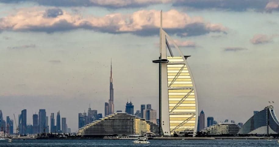 Britaniku akuzohet në Dubai për filmim të dyshuar të raketave iraniane