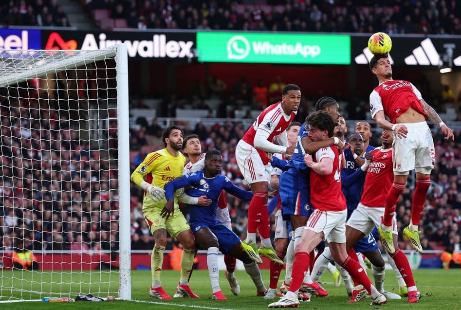 Arsenali ia barazon “sërish vetes”, Hincapie autogol