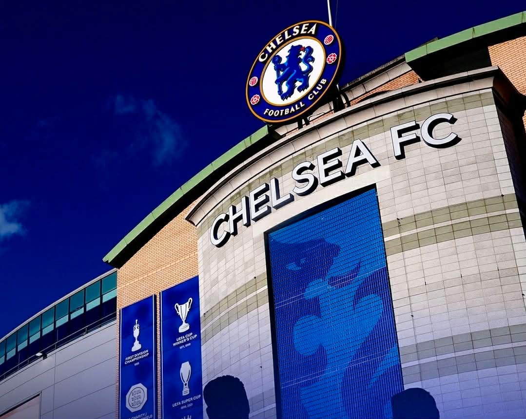 Chelsea dënohet nga Premier League për shkelje financiare, por dënimi është qesharak
