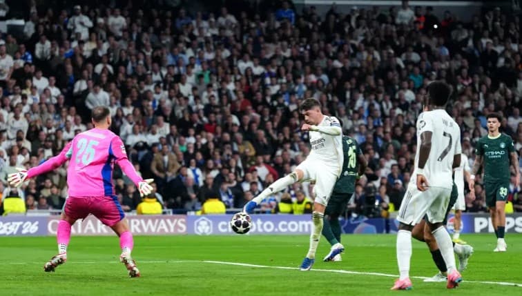 Rikthehet spektakli në Champions League