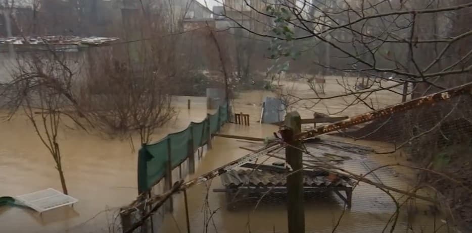 Dëmet nga vërshimet: Qeveria nuk u dha asnjë cent komunave (VIDEO)
