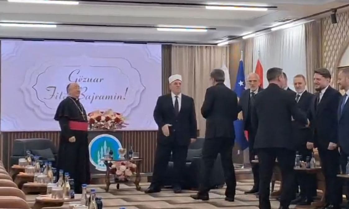 Ipeshkvi Gjergji shkon për vizitë në BIK me rastin e festës së Bajramit (VIDEO)