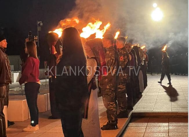 Nata e Zjarreve, në Prekaz ndizen flakadanët (PAMJE)