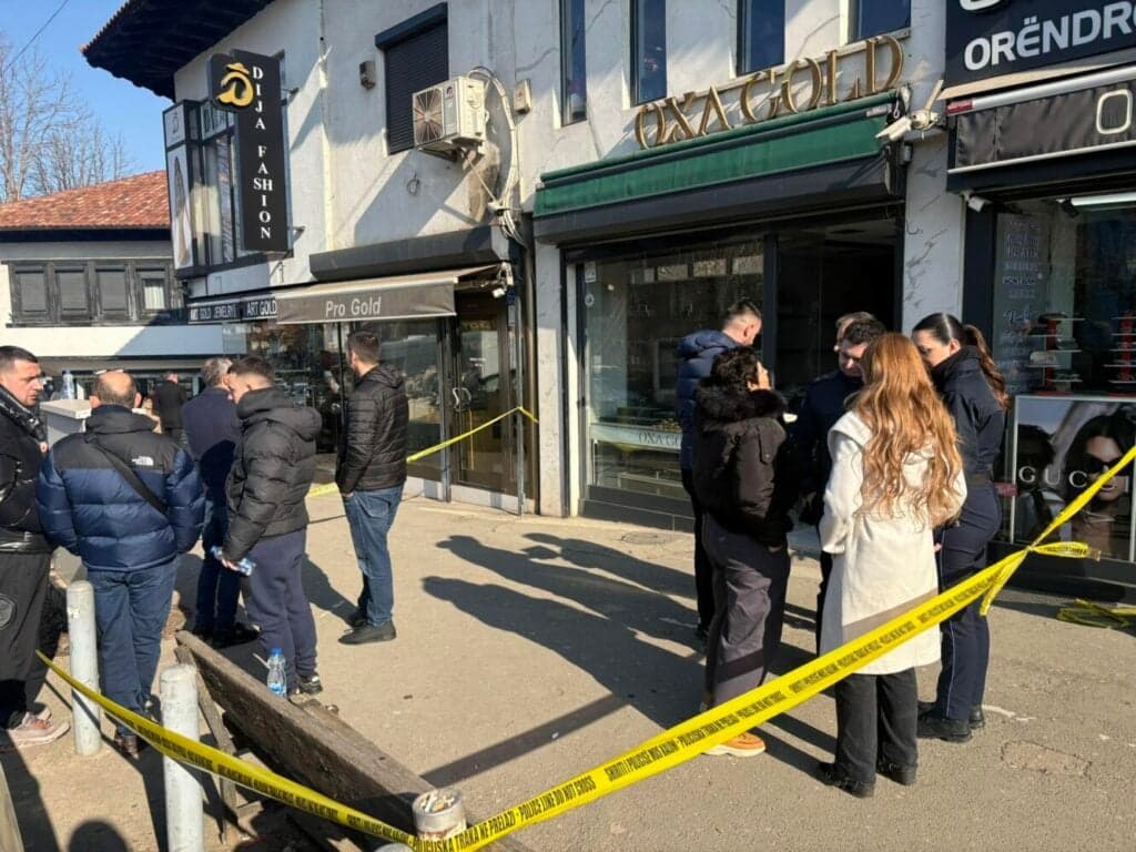 Arrestohet një person, dyshohet për vjedhje të rëndë në një argjendari të Prishtinës