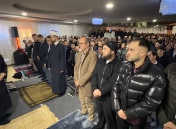 A paragjykohen shqiptarët myslimanë në mërgim? (VIDEO)