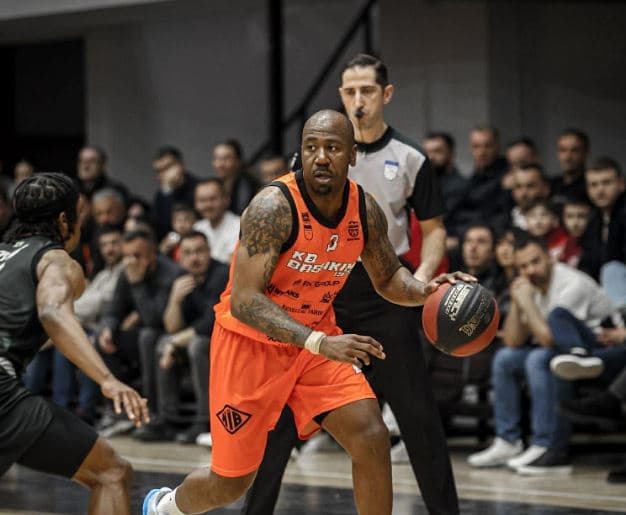 KB Bashkimi ndan rrugët me Malcolm Armstead