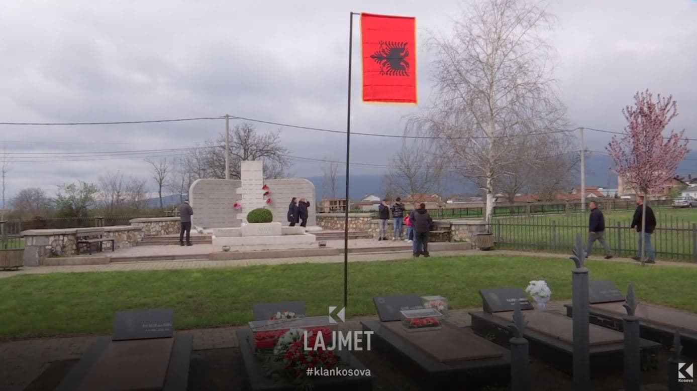 Beleg i Deçanit: Përkujtohen 46 të vrarët, 33 ende të zhdukur (VIDEO)