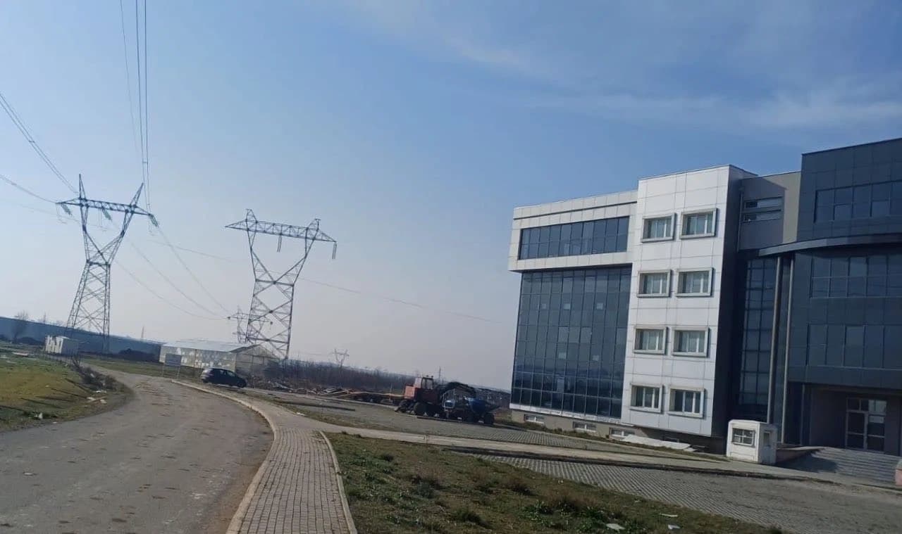 UP-ja zhvendos shtyllën, hapet rruga për funksionalizimin e objektit të ri të Fakultetit të Bujqësisë