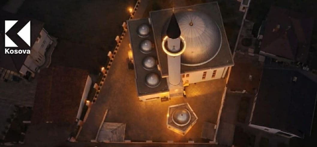 LIVE| Namazi i Fitër Bajramit falet në xhaminë “Haxhi Ibrahim Devolli” në Pejë