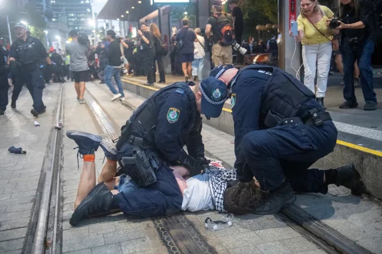 Australi: Masat pas Bondit përballen me akuza për shënjestrim të zërave pro-palestinezë