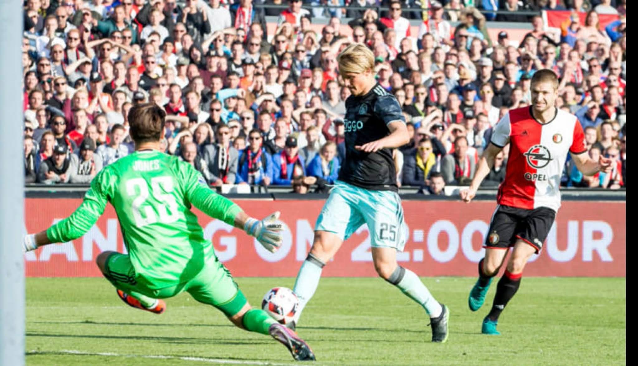 Feyenoordi dhe Ajaksi ndahen baras në derbin e madh të Holandës