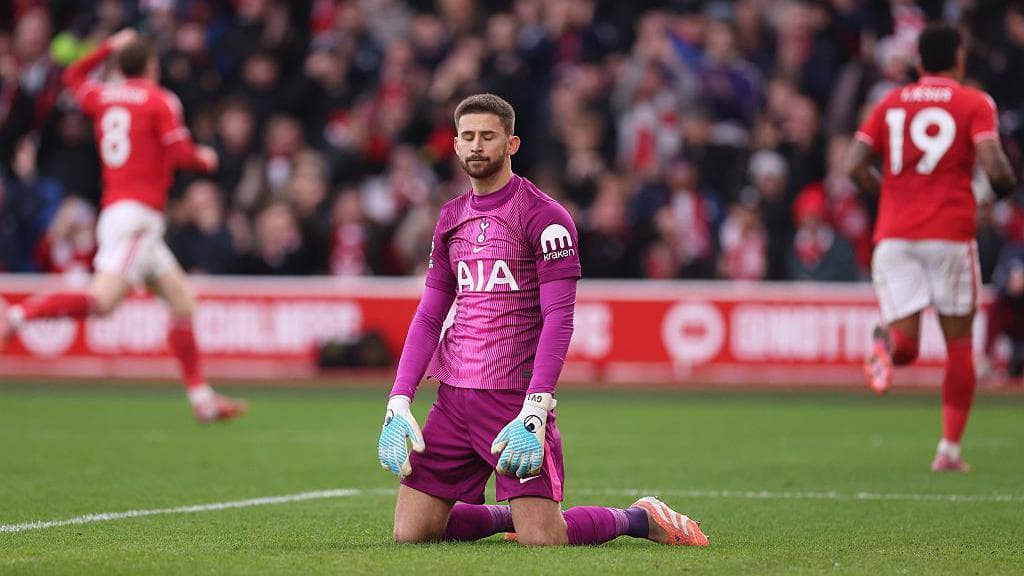 Tottenhami tragjik pëson në duelin direkt për mbijetesë