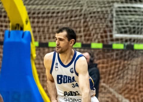 Peja pëson në shtëpi nga Bora