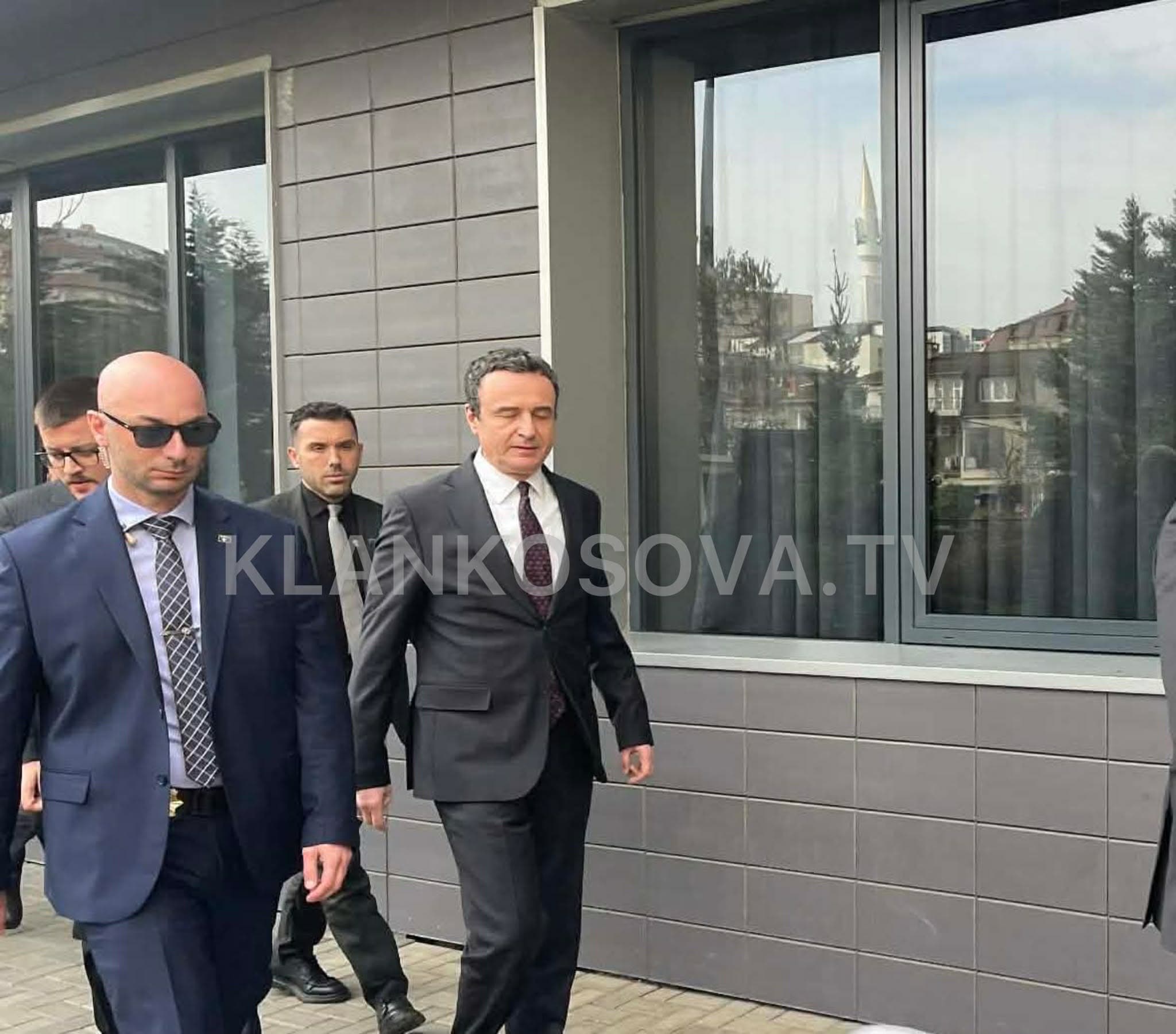 Kurti: Po i vazhdojmë përpjekjet për sfidën e zgjedhjes së presidentit