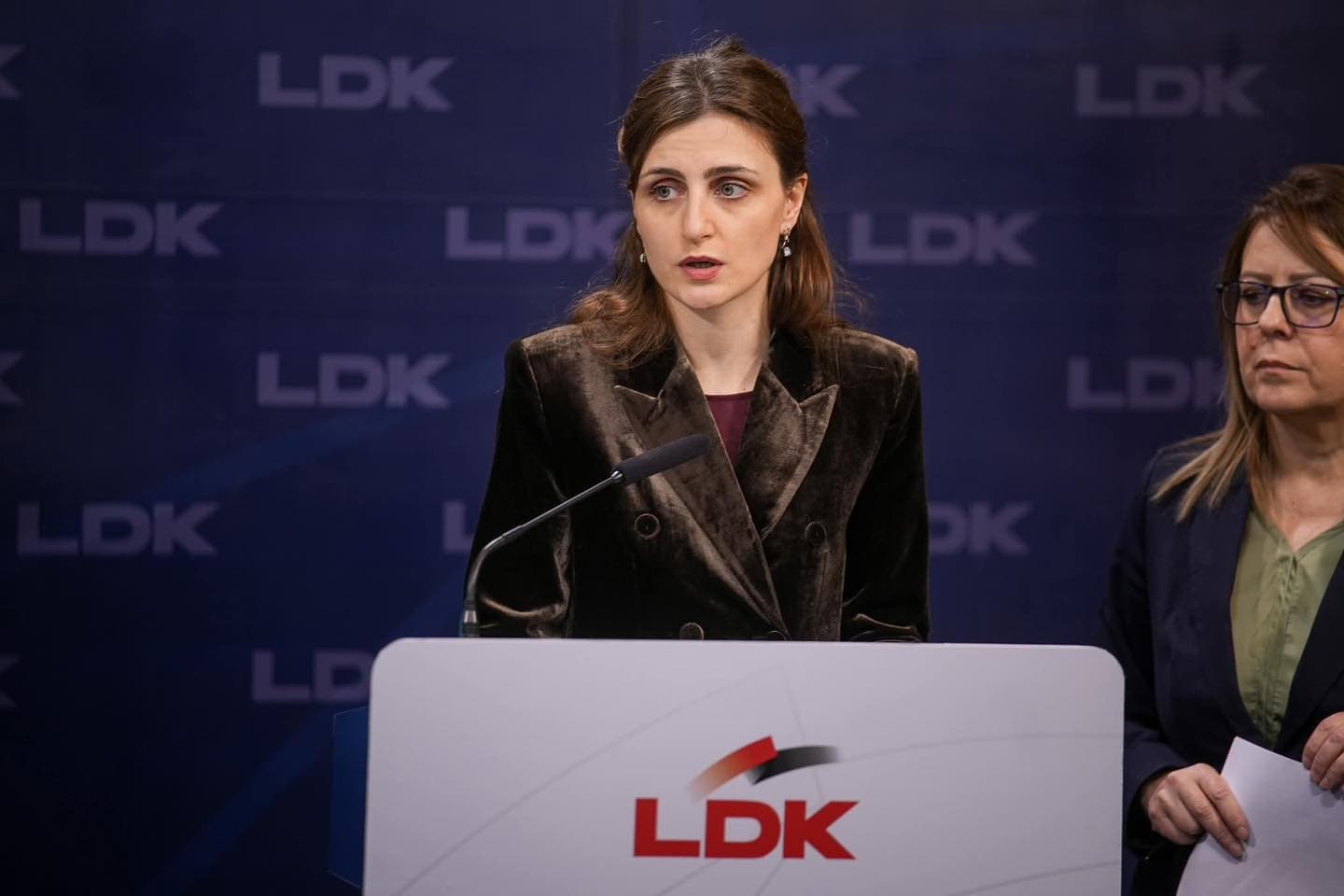 Ymeri: Seanca e mbrëmshme, testim që të vendoset Republika e Kurtit