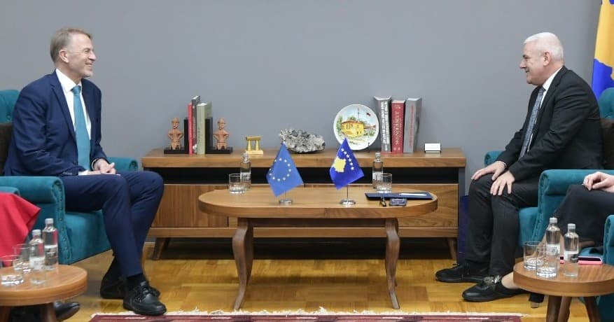 Takimi i fundit Orav-Sveçla: BE rikonfirmon mbështetjen për Kosovën
