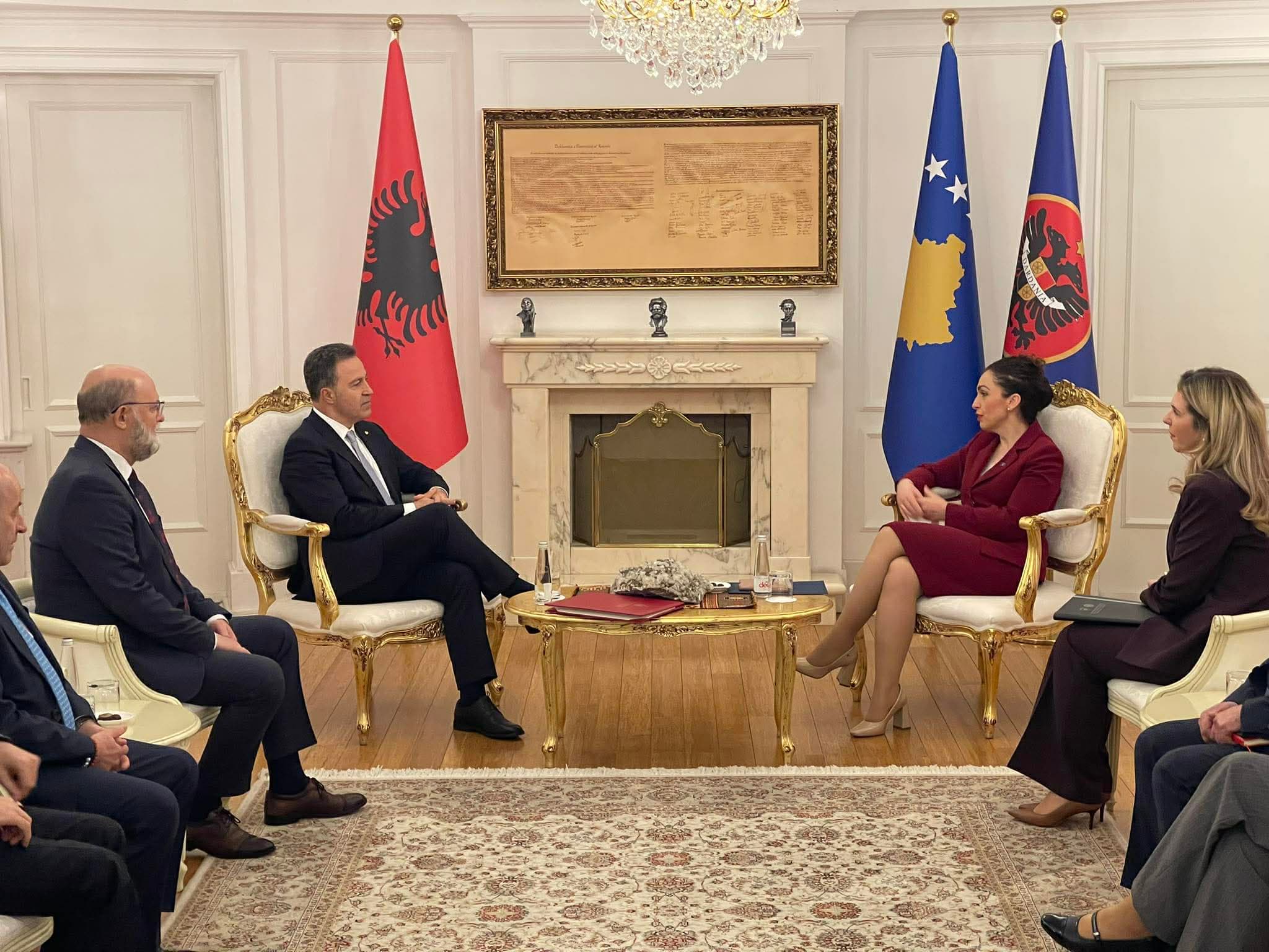 Kryekuvendari shqiptar Peleshi pritet nga Presidentja Osmani