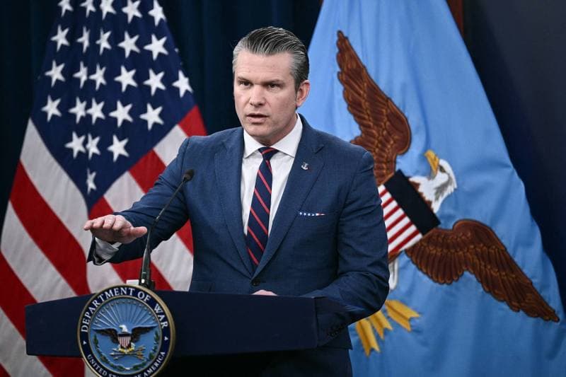 Nëndetësja amerikane fundosi një anije luftarake iraniane në ujëra ndërkombëtare, thotë Hegseth