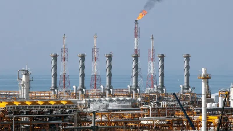 Izraeli sulmon uzinën e madhe petrokimike iraniane